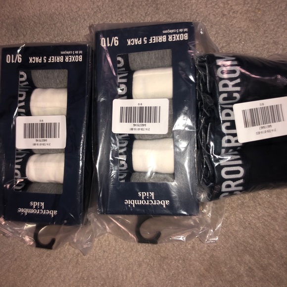 Abercrombie Kids boys briefs NWT size 9/10 - Picture 1 of 3
